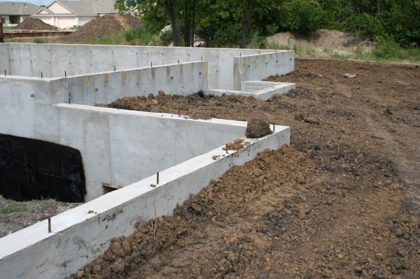 Foundation Wall Construction in Reston